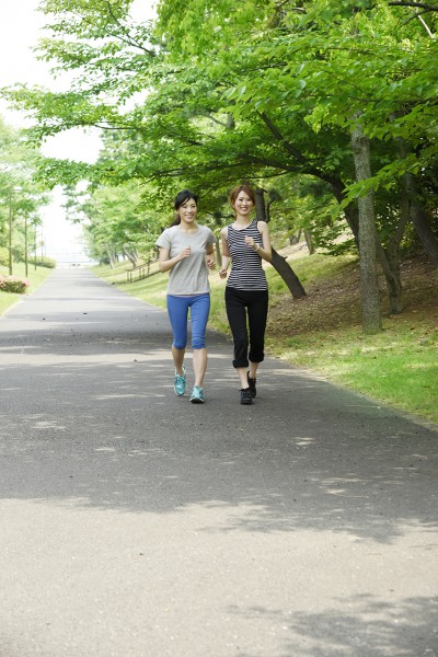 ジョギング女性２
